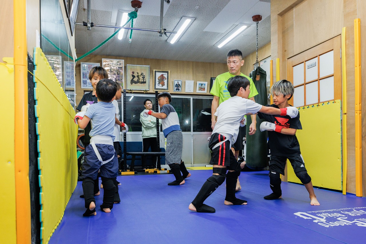 寝屋川市の格闘技ジム修斗GYMS直心会 キッズ修斗クラス スパーリング