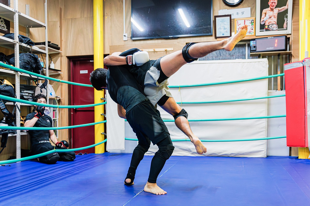 寝屋川市の格闘技ジム修斗GYMS直心会 総合格闘技・修斗・MMAクラス バックコントロール