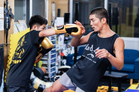 寝屋川市の格闘技ジム修斗GYMS直心会コーチ・石原夜叉坊の指導風景